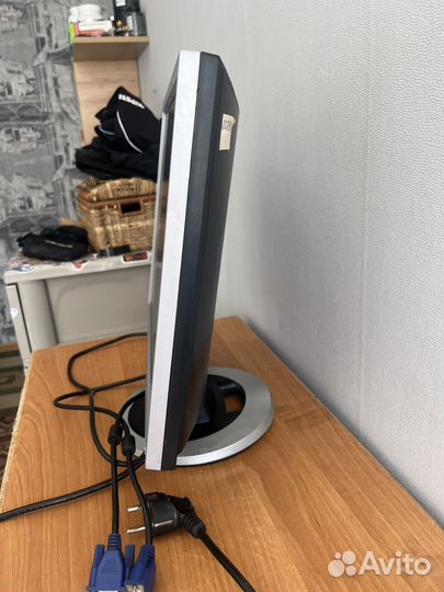 Монитор Samsung