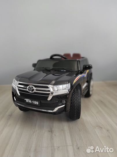 Детский электромобиль с пультом управления