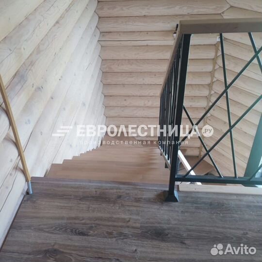 Лестница на второй этаж дома