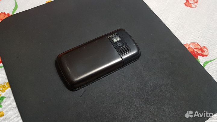 Смартфон Nokia C6-01