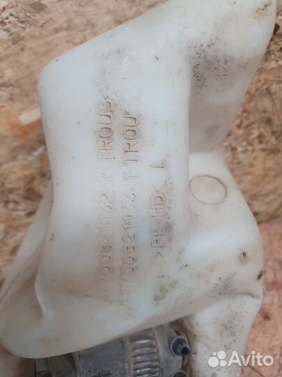 Бачок омывателя 2.0 АКПП Renault Laguna 1998-2001