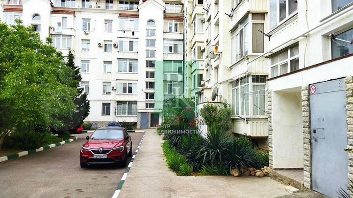 Помещение 333,9 м2 в цоколе на Античном пр-кте