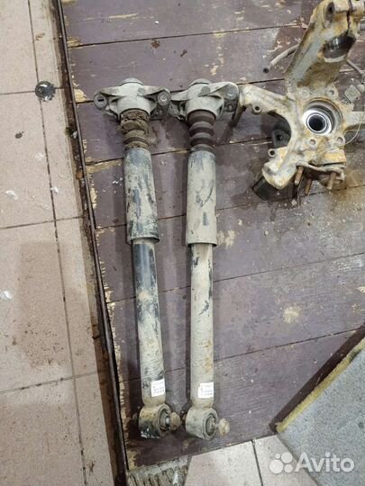 Volkswagen jetta 6 задний амортизатор