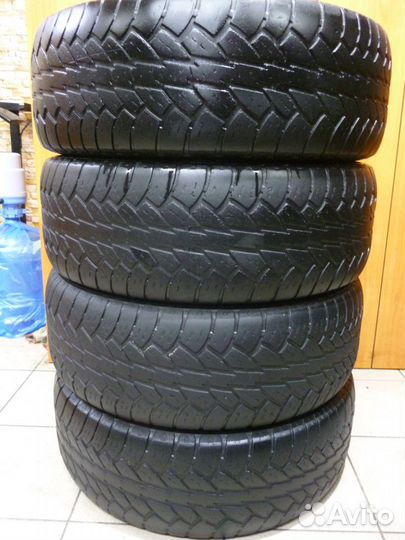 Cooper Discoverer A/T 235/65 R17