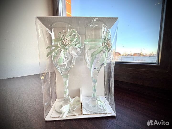 Продам свадебные бокалы