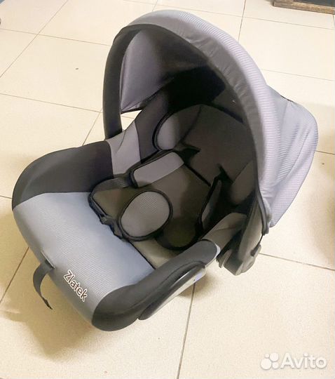 Автомобильное кресло