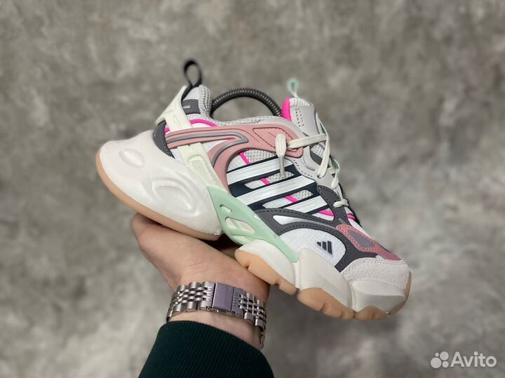 Кроссовки женские adidas