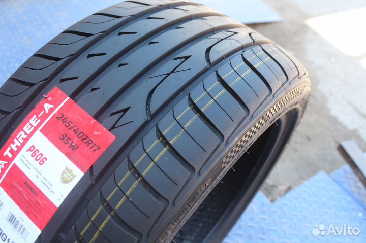 Three-A P606 245/40 R17 95W