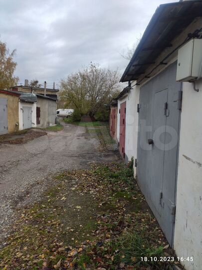 Гараж, > 30 м²