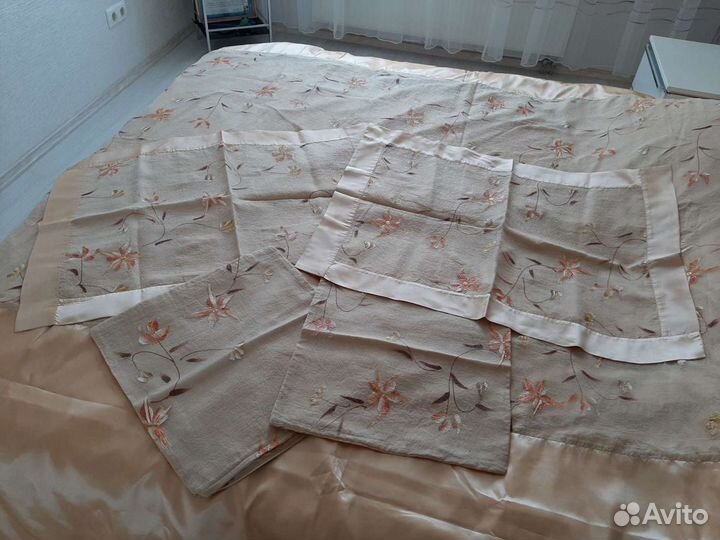 Покрывало и 4 наволочки Shahinas collection