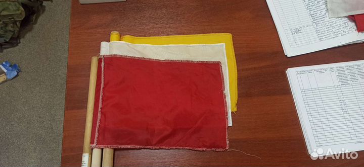 4 Флажки сигнальные красные, жёлтые, белые бу