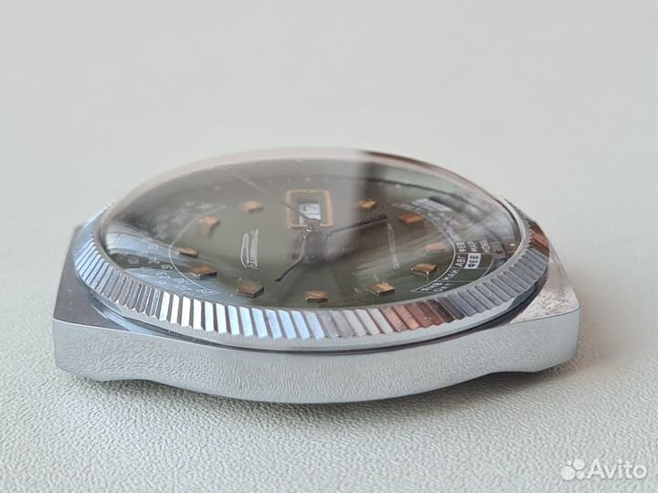 Часы Ракета Вечный календарь. Зелёный циферблат