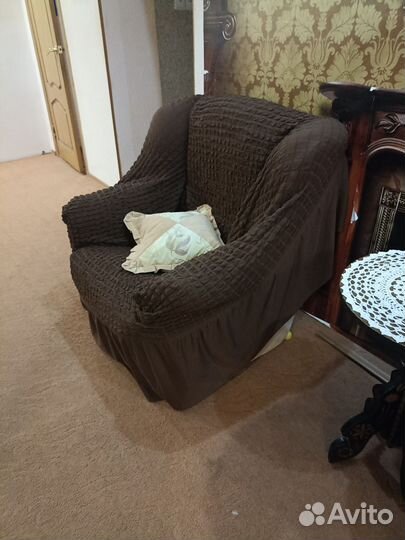 1 Угловой диван почти новый, 2 диван и кресла