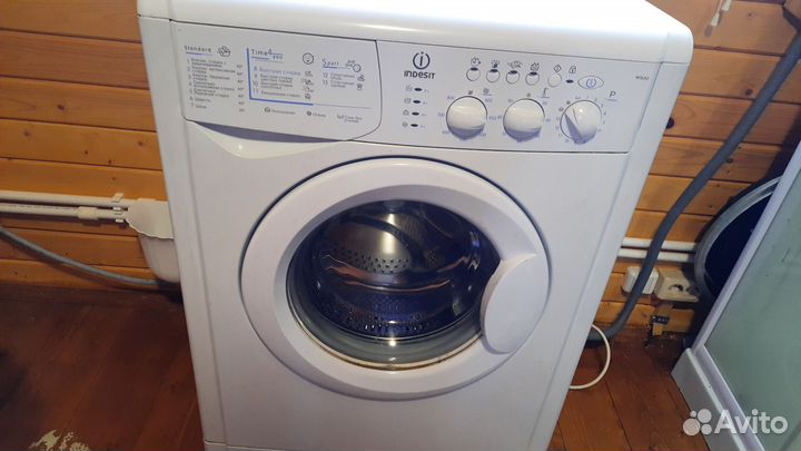Стиральная машина Indesit wisl83