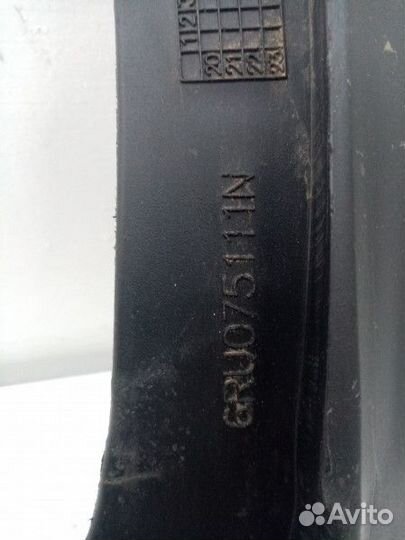 Брызговик передний правый Volkswagen Polo 6