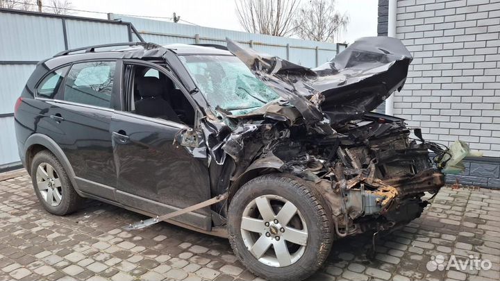 Chevrolet Captiva 2.4 МТ, 2010, битый, 190 000 км