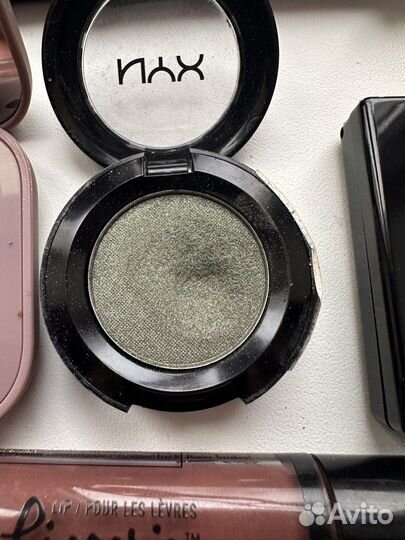 Косметика. Тени, пудра, тени для бровей