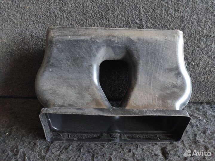 Воздуховод левый Ford Transit Connect TC7 1.8L