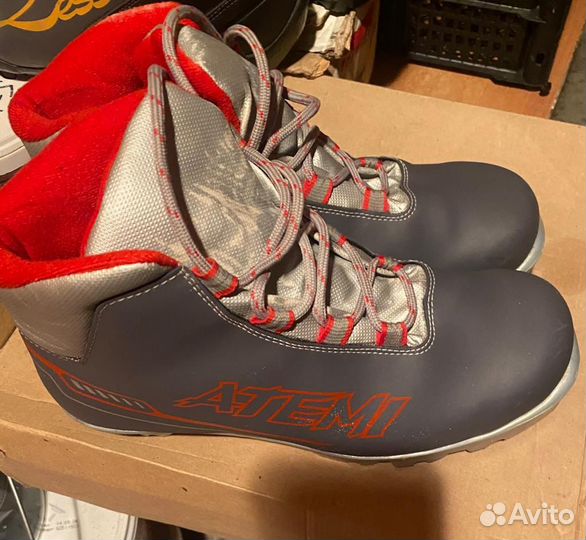 Лыжные ботинки