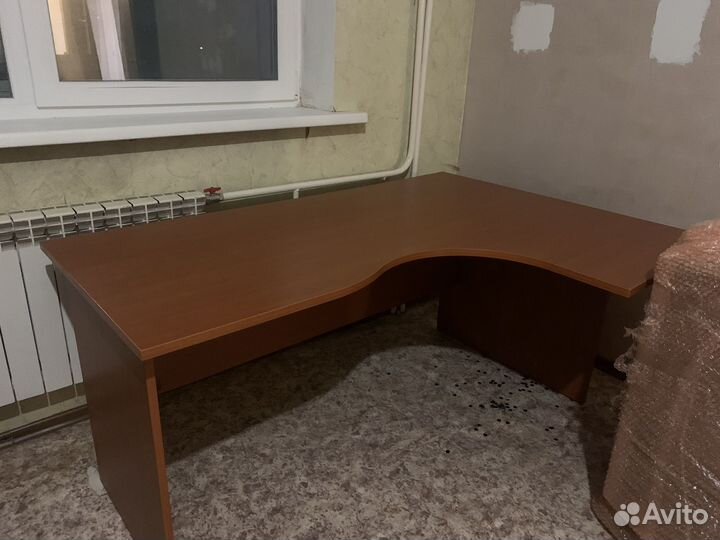 Письменный стол