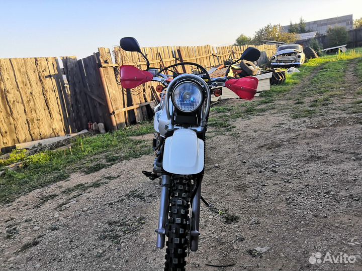 Suzuki djebel 200