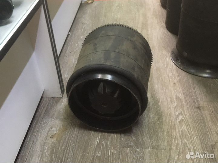 Подушка воздушная, со стаканом; 2шпильки-штуц.м16+