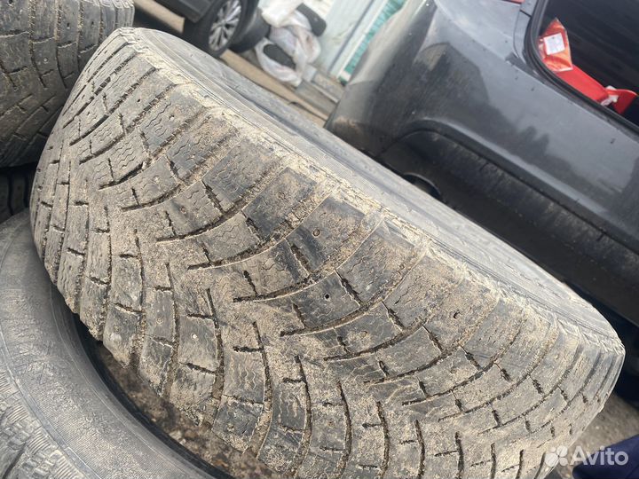 Michelin X-Ice North 215/60 R16