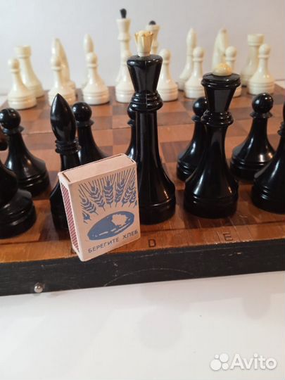 Шахматы шашки таро карты СССР настольная игра