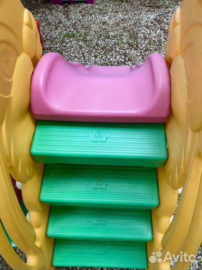 Детская горка и качели