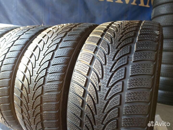 Nokian Tyres WR SUV 3 215/70 R16