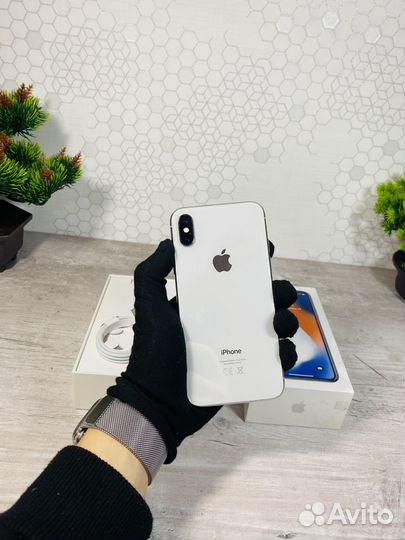 iPhone X, 64 ГБ
