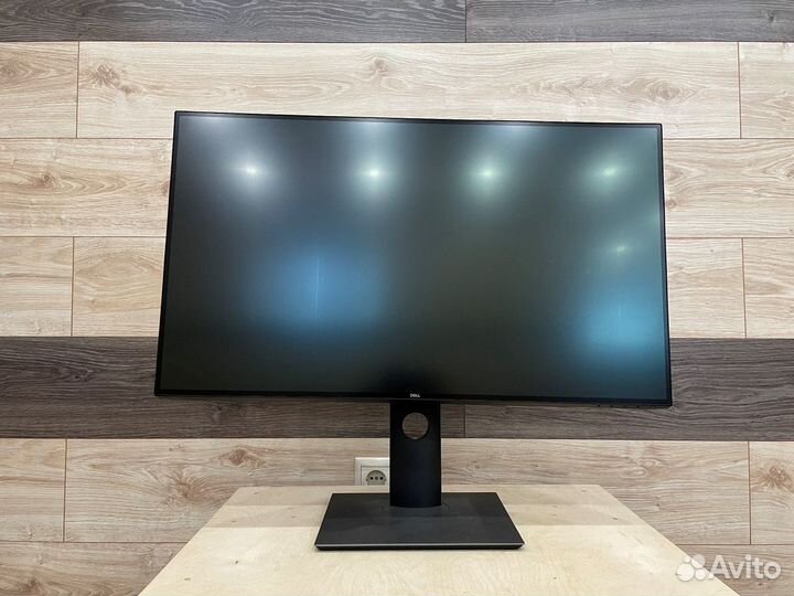 Монитор Dell U3219Q