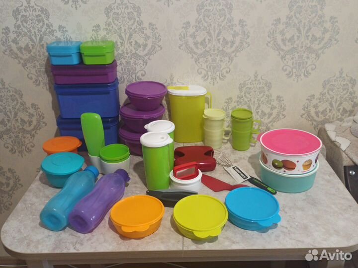 Контейнеры, кружки, венчик Tupperware