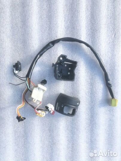 Suzuki GSX-R 750 K7 левый пульт на запчасти