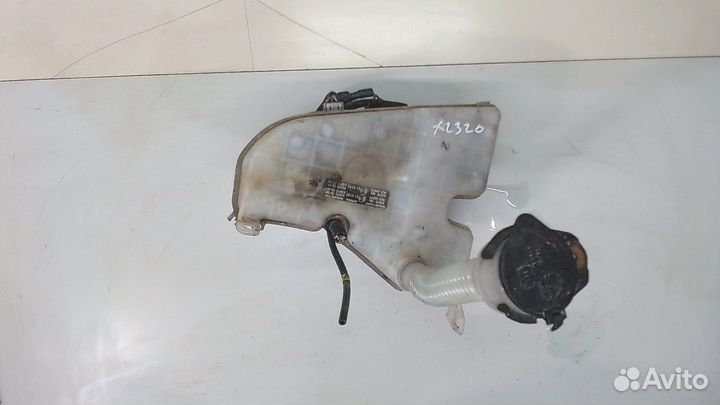 Бачок омывателя Lexus IS, 2006