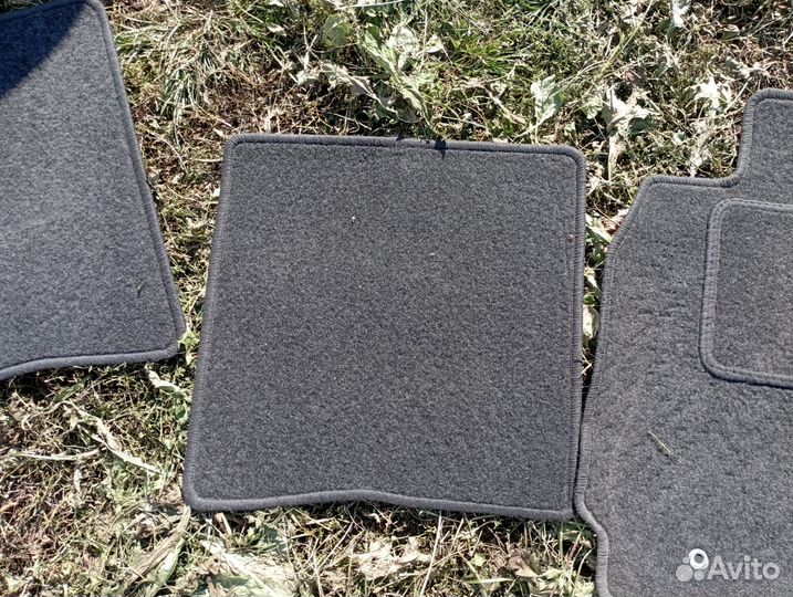 Автомобильные коврики текстильные