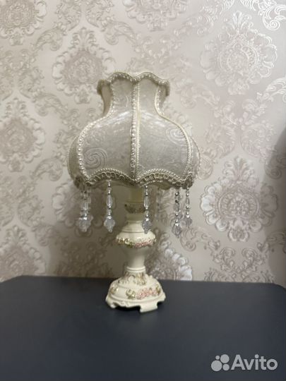 Светильник настольный