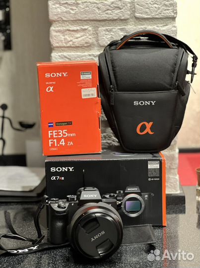 Фотоаппарат Sony a7Riii + объектив Sony 35mm f1.4