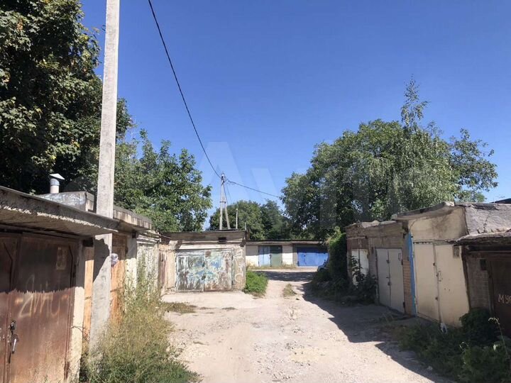 Гараж, > 30 м²