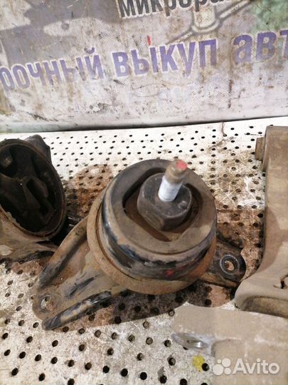 Подушка двигателя Hyundai ix35