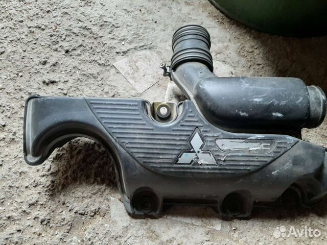 Декоративная крышка с патрубком Mitsubishi Colt