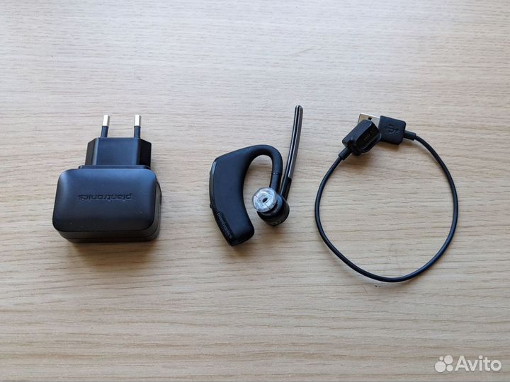 Беспроводная гарнитура plantronics voyager 5200