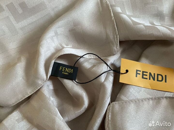 Шелковый платок Fendi