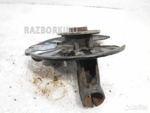 Кулак передний правый