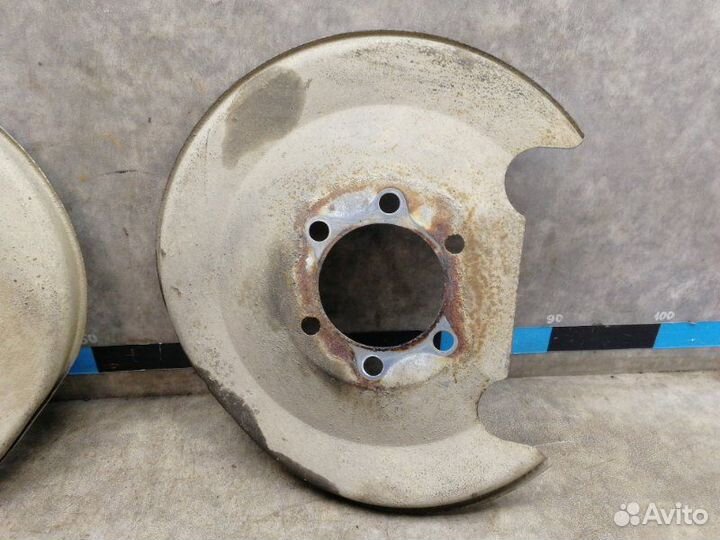 Пыльник тормозного диска задний Mitsubishi