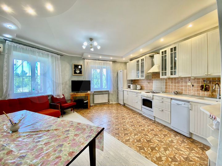 2-к. квартира, 85 м², 2/5 эт.