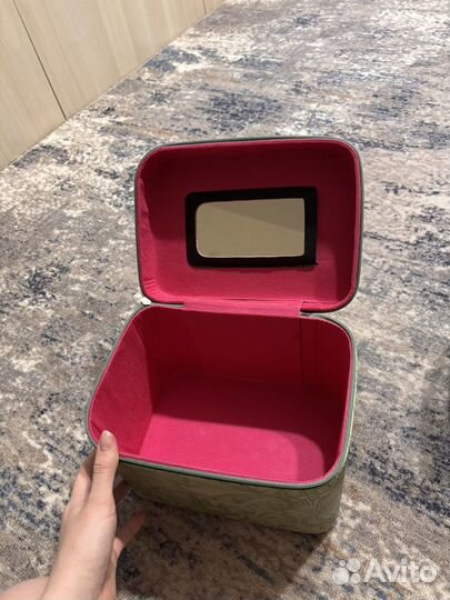 Косметички в хорошем состоянии