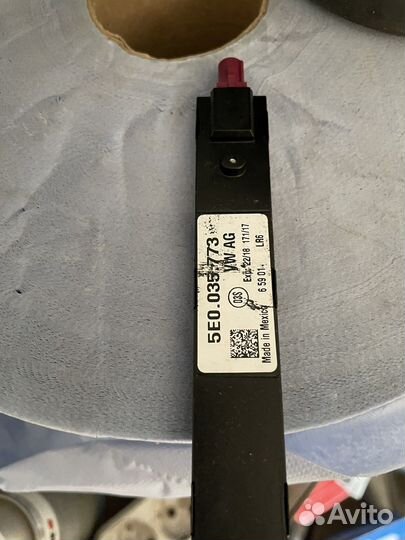 Антена модуль 5E0035773 Octavia a7