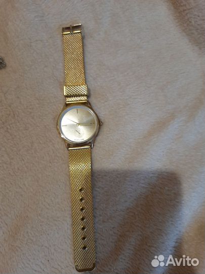 Тушь для ресниц новая.часы тоже новые