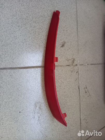 Отражатель заднего бампера правый
